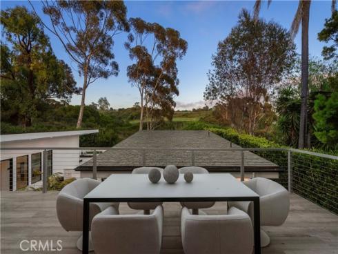 552 Seaward Rd , Corona del Mar, CA