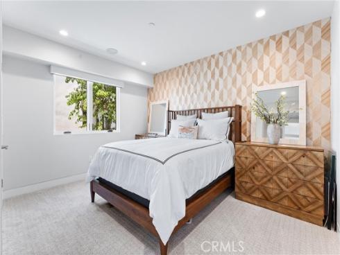 552 Seaward Rd , Corona del Mar, CA