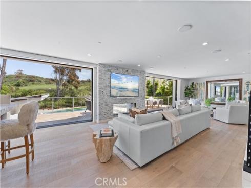 552 Seaward Rd , Corona del Mar, CA