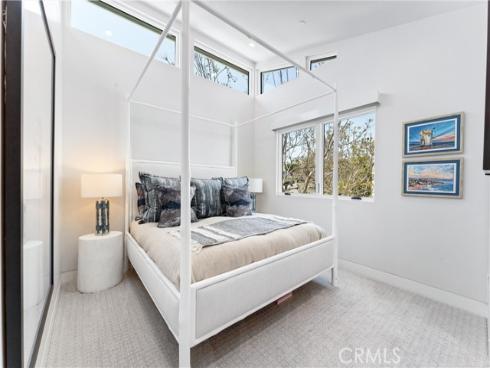 552 Seaward Rd , Corona del Mar, CA