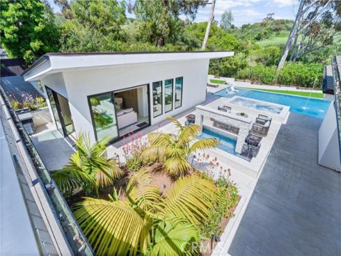 552 Seaward Rd , Corona del Mar, CA