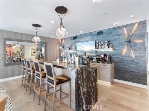 552 Seaward Rd , Corona del Mar, CA