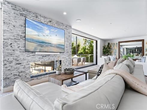 552 Seaward Rd , Corona del Mar, CA