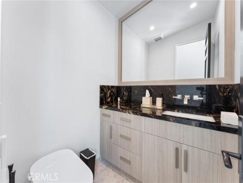 552 Seaward Rd , Corona del Mar, CA