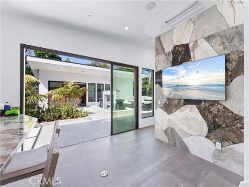 552 Seaward Rd , Corona del Mar, CA