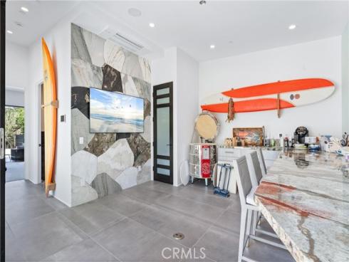 552 Seaward Rd , Corona del Mar, CA