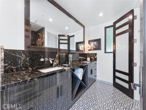 552 Seaward Rd , Corona del Mar, CA