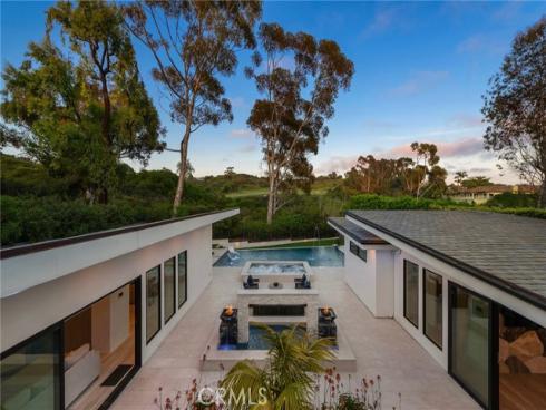 552 Seaward Rd , Corona del Mar, CA