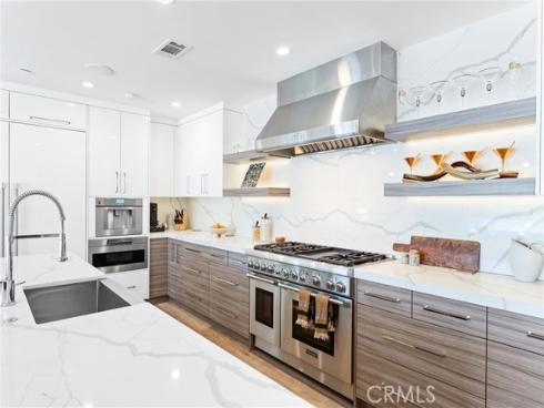 552 Seaward Rd , Corona del Mar, CA