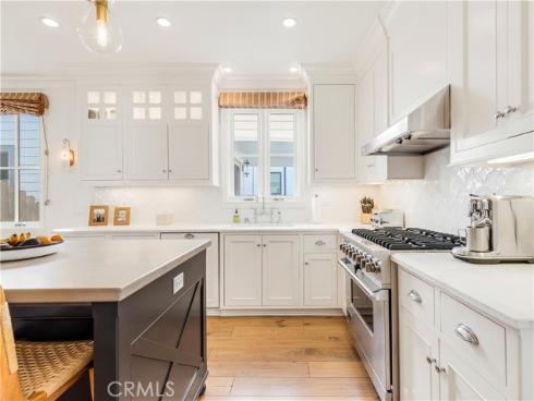 716 Iris Avenue, Corona del Mar, CA