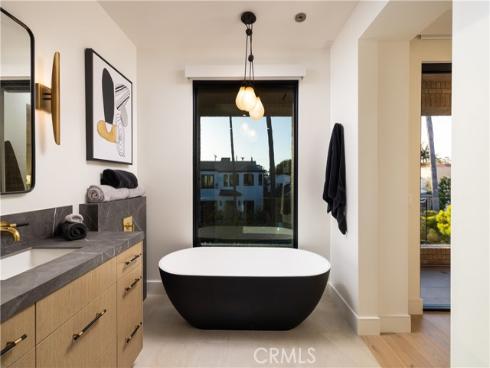 508 Goldenrod Avenue, Corona del Mar, CA