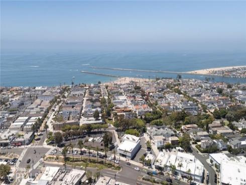 3201  4th Avenue   Avenue, Corona del Mar, CA