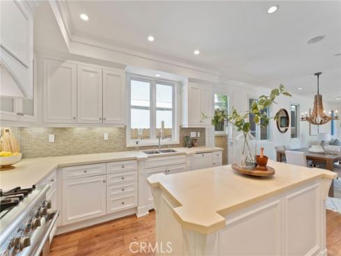 3201  4th Avenue   Avenue, Corona del Mar, CA