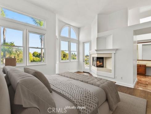19  Harbor Pointe  , Corona del Mar, CA