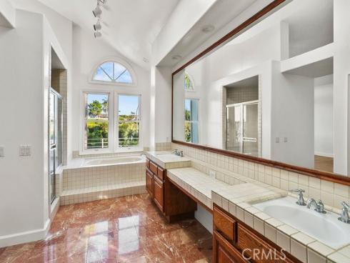 19  Harbor Pointe  , Corona del Mar, CA