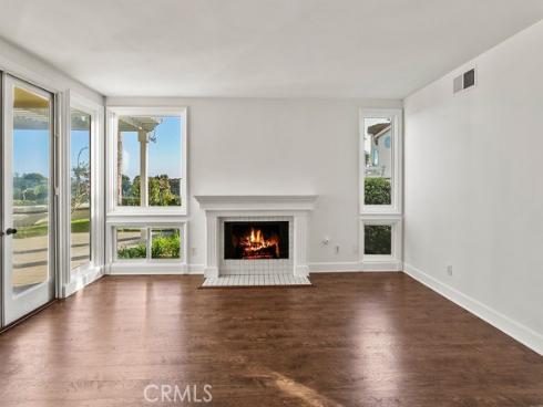 19  Harbor Pointe  , Corona del Mar, CA