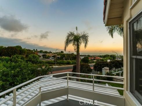 19  Harbor Pointe  , Corona del Mar, CA