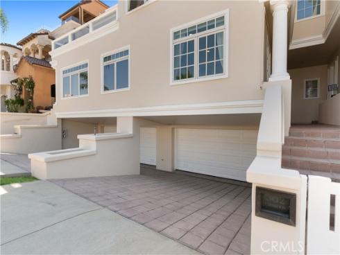 302 Carnation Avenue, Corona del Mar, CA