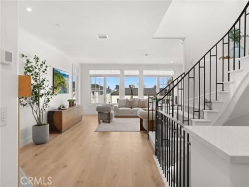 302 Carnation Avenue, Corona del Mar, CA