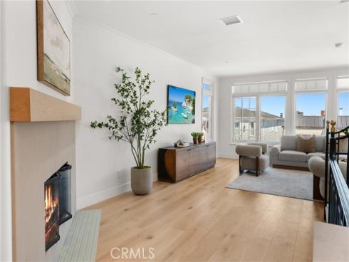 302 Carnation Avenue, Corona del Mar, CA