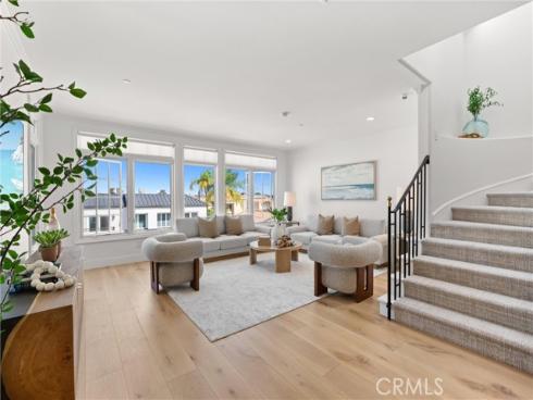 302 Carnation Avenue, Corona del Mar, CA