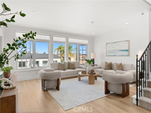 302 Carnation Avenue, Corona del Mar, CA