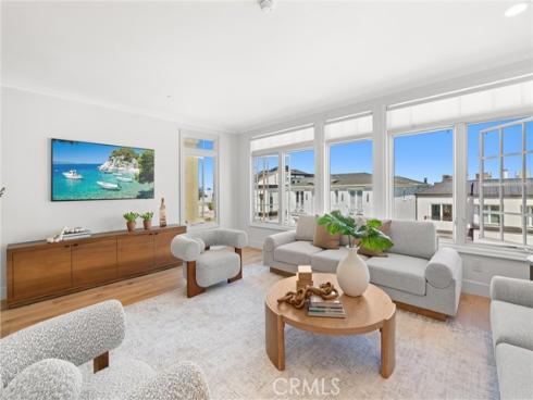 302 Carnation Avenue, Corona del Mar, CA