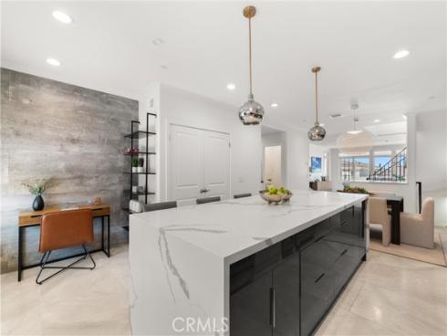 302 Carnation Avenue, Corona del Mar, CA