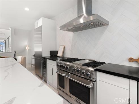 302 Carnation Avenue, Corona del Mar, CA