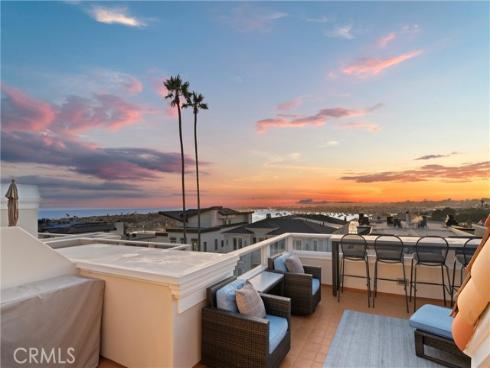 302 Carnation Avenue, Corona del Mar, CA