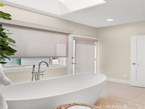 302 Carnation Avenue, Corona del Mar, CA