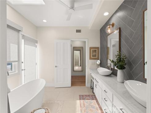 302 Carnation Avenue, Corona del Mar, CA