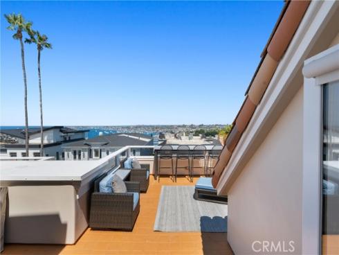 302 Carnation Avenue, Corona del Mar, CA