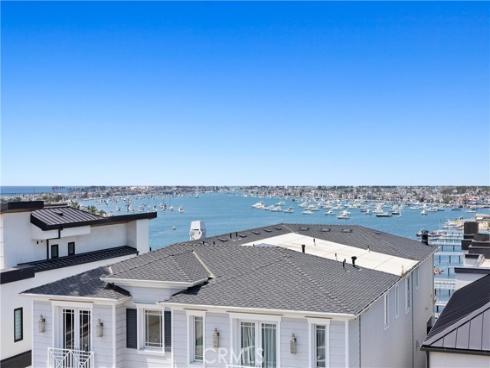 302 Carnation Avenue, Corona del Mar, CA