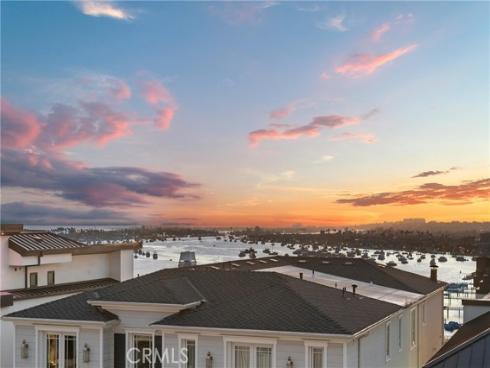 302 Carnation Avenue, Corona del Mar, CA