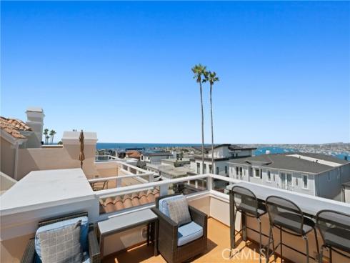 302 Carnation Avenue, Corona del Mar, CA
