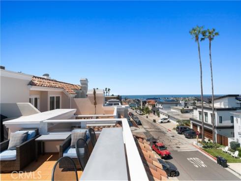 302 Carnation Avenue, Corona del Mar, CA