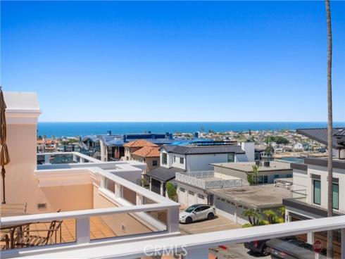 302 Carnation Avenue, Corona del Mar, CA