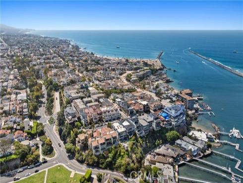 302  Carnation   Avenue, Corona del Mar, CA