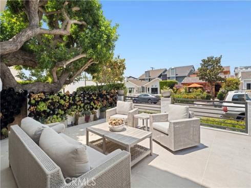 412  Poinsettia   Avenue, Corona del Mar, CA