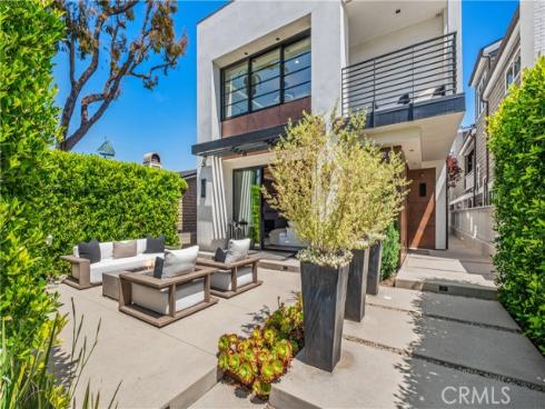 426  Marguerite  , Corona del Mar, CA