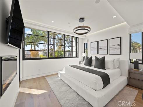 426  Marguerite  , Corona del Mar, CA