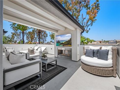 426  Marguerite  , Corona del Mar, CA