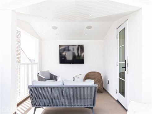 435  Fernleaf  1  Avenue, Corona del Mar, CA