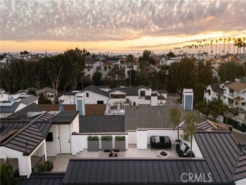 412 Heliotrope Avenue, Corona del Mar, CA