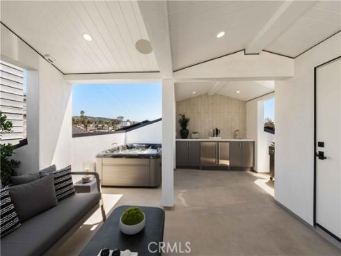 412 Heliotrope Avenue, Corona del Mar, CA