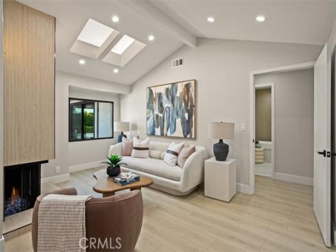 10  White Water   Drive, Corona del Mar, CA