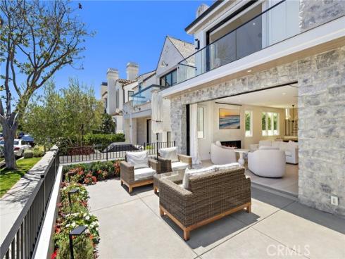 509  Carnation  , Corona del Mar, CA