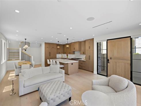 509  Carnation  , Corona del Mar, CA