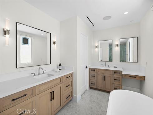 509  Carnation  , Corona del Mar, CA